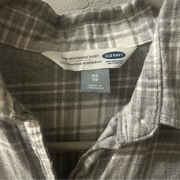 Old Navy The Boyfriend Grey and White Plaid Shirt - Picture 4 of 5